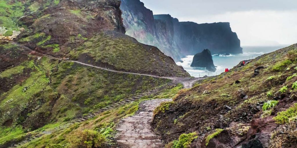 descobrir as igrejas de topo na madeira